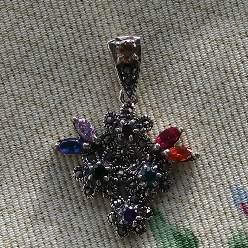 Multi-color pendant
